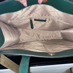 Brand new never used W/O tag Large Michael Kors tote.